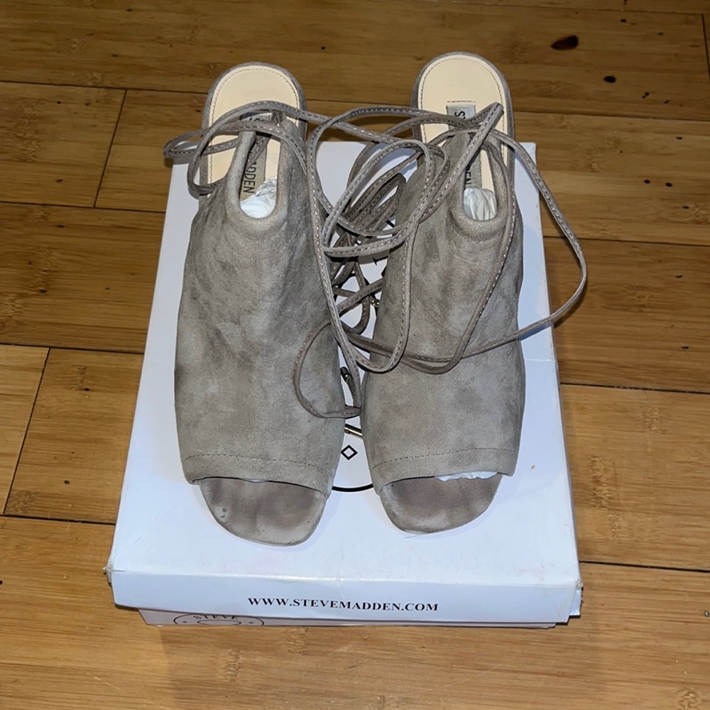 Steve Madden 'streets' tie-up open toe mule color-Taupe SDE